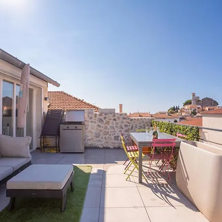 Experience Pastour Privatize 6 Aparts 10bedrooms&9baths 11doublebeds With His Duplexpenthouse Rooftop Close Palais Congres Beaches Et Suquet Apartment *