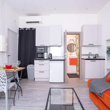 Experience Pastour Privatize 6 Aparts 10bedrooms&9baths 11doublebeds With His Duplexpenthouse Rooftop Close Palais Congres Beaches Et Suquet