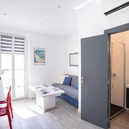 Experience Pastour Privatize 6 Aparts 10bedrooms&9baths 11doublebeds With His Duplexpenthouse Rooftop Close Palais Congres Beaches Et Suquet Lägenhet